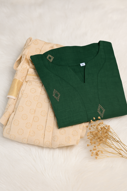Kerala Pattupavada Set – Green Blouse & Cream-Gold Skirt for Festive Occasions
