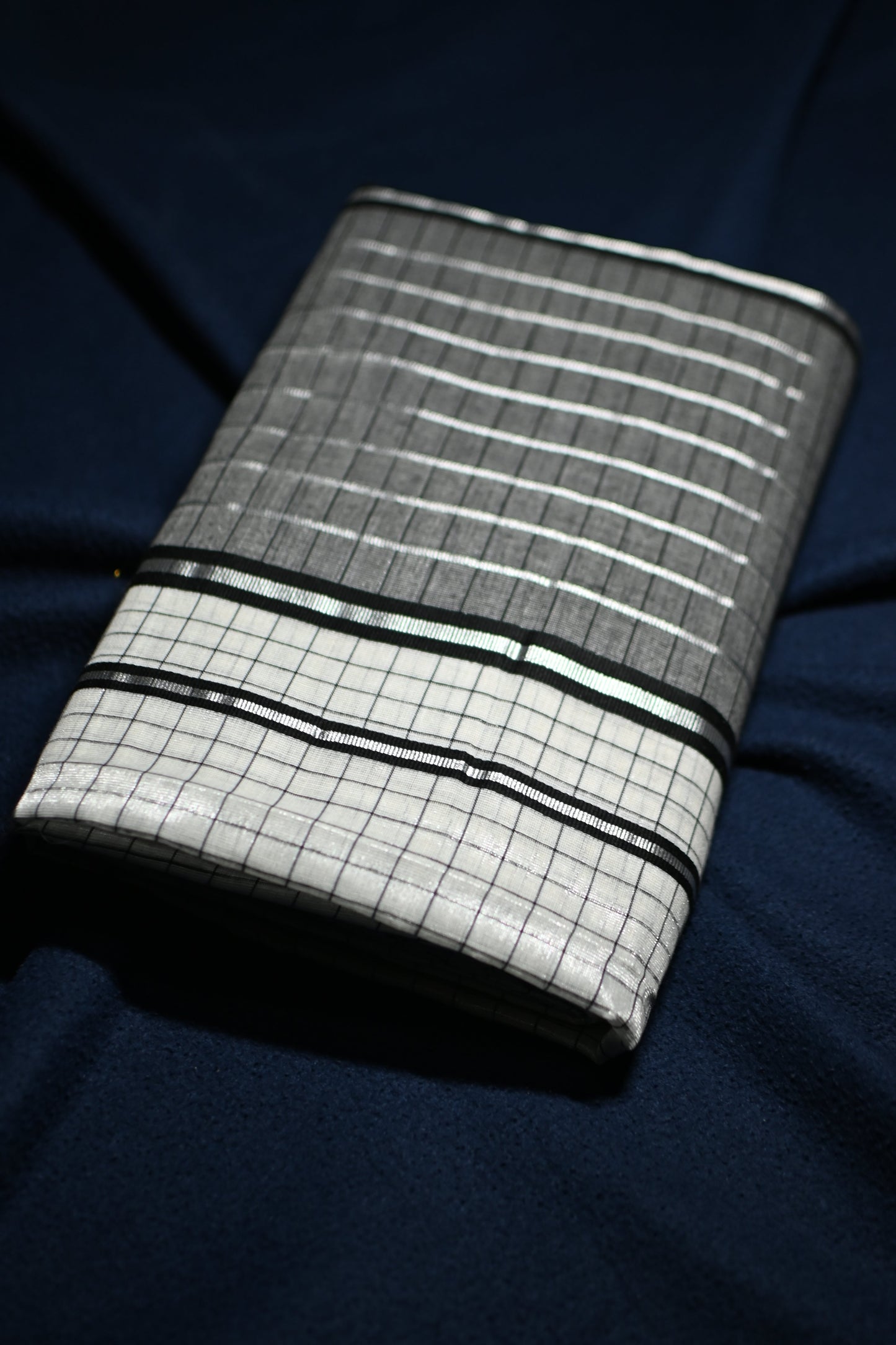 Premium Soft Tissue Saree  with Maanga Motifs